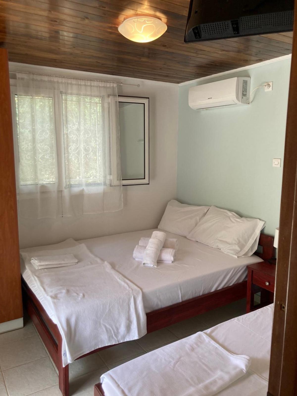 Helios Beach House Mikros Gialos Exterior photo